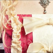 Kostümgeschichten Gewänder Mittelalter Gewandung Dirndl Maßkrug Herr der Ringe Kelch Barock
